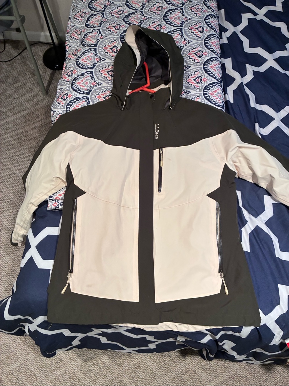 L.L. Bean womens sz small Two-Tone Hooded Shell Jacket - Olive & Cream